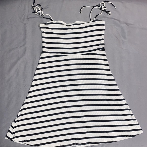 Forever 21 Dresses & Skirts - Forever 21 Mini Dress Womens XSmall White and Black Striped Spaghetti Strap